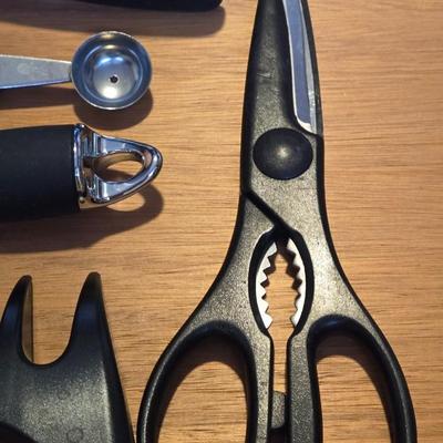 Mixed Lot of Kitchen Utensils