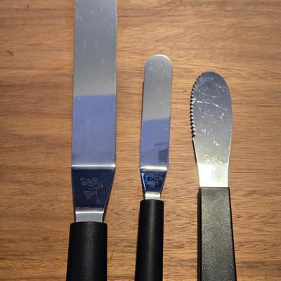 (3) The Pampered Chef Spreaders