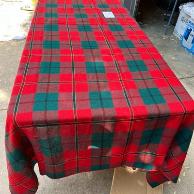 Red / Green Checkered Holiday Tablecloth Rectangular