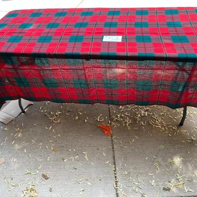 Red / Green Checkered Holiday Tablecloth Rectangular