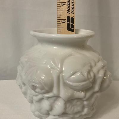 Vintage mcm pressed glass roses vase