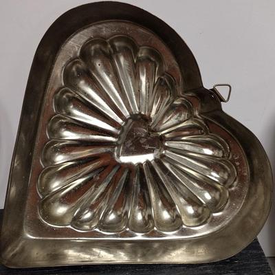 what in the MCM copper piece is that lot?