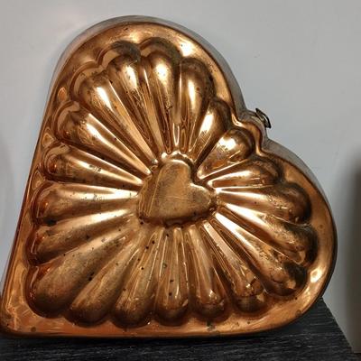 what in the MCM copper piece is that lot?
