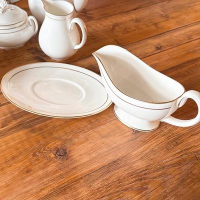 ROYAL WORCESTER ~ “Contessa” ~ 7 Pc Service For 8 (63 Pieces Total)