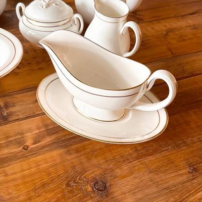 ROYAL WORCESTER ~ “Contessa” ~ 7 Pc Service For 8 (63 Pieces Total)