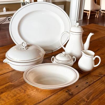 ROYAL WORCESTER ~ “Contessa” ~ 7 Pc Service For 8 (63 Pieces Total)