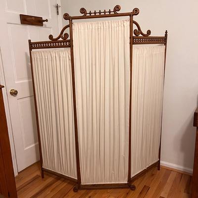 Victorian Style Three Panel Dressing Screen (P-DZ)