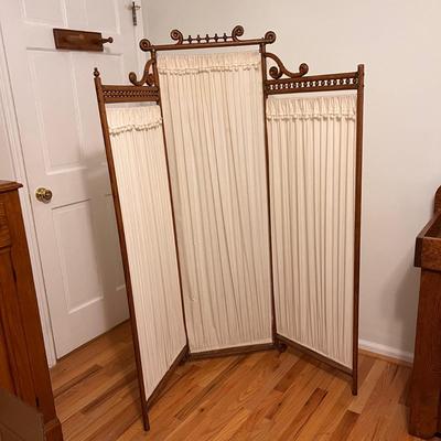Victorian Style Three Panel Dressing Screen (P-DZ)