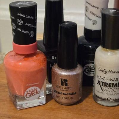 Nail Enamel Dryer and Nail Polishes