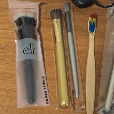 New Makeup Brushes and Tanning Goggles