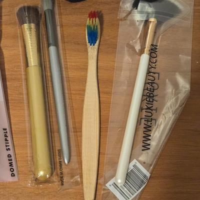 New Makeup Brushes and Tanning Goggles