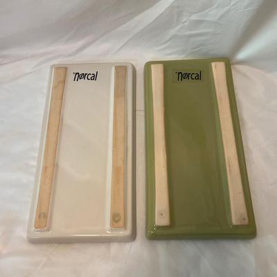 Bath Mats, Scale, and Other Bath Accessories (H-DZ)