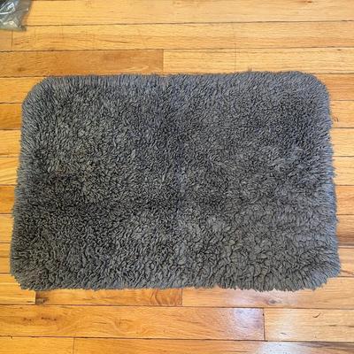 Bath Mats, Scale, and Other Bath Accessories (H-DZ)