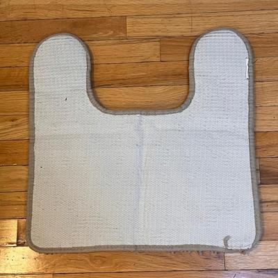 Bath Mats, Scale, and Other Bath Accessories (H-DZ)