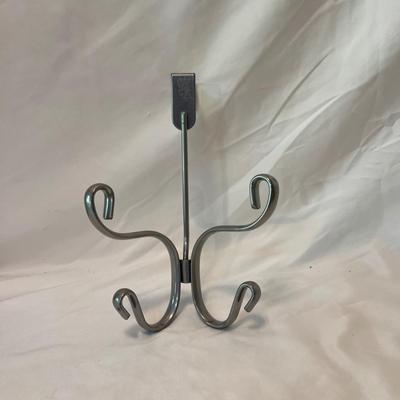 Bath Mats, Scale, and Other Bath Accessories (H-DZ)