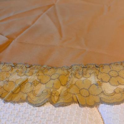 Elizabeth Read Twin Size Sheet and Other Fabrics (P-DZ)