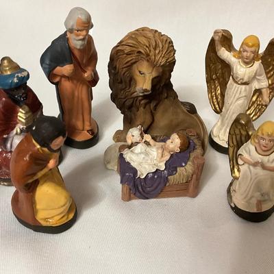 Nativity set pieces