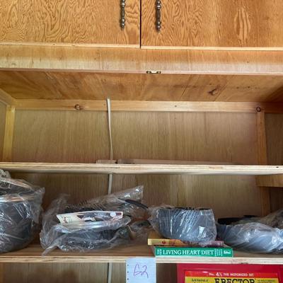 G2-pots, pans and cookbooks