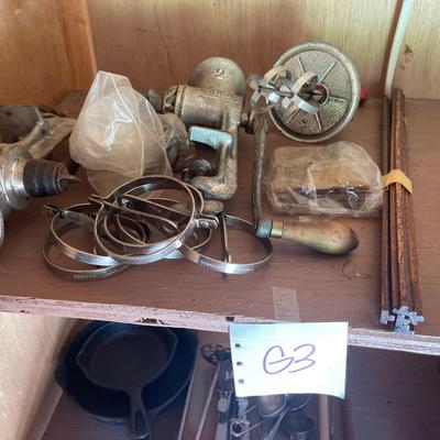 G3-meat grinder, hand mixer, plus extras