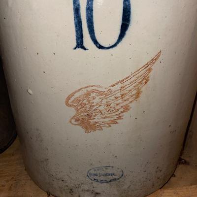 G28-Redwing Crock with Lid
