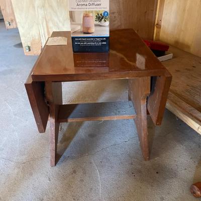 G31- Small Table and Diffuser