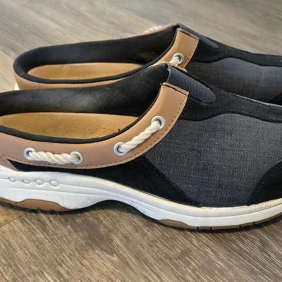 Easy Spirit Slip On Shoes