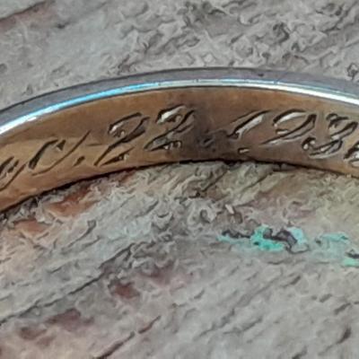 14k gold wedding band