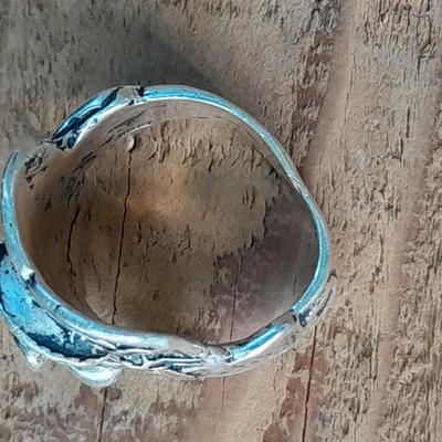 An astonishing Navajo Sterling silver saddle ring.