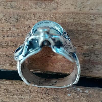 An astonishing Navajo Sterling silver saddle ring.