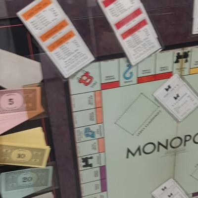 Unique Vintage Framed Monopoly game with pieces - 1935 - 1946 Parker Brothers
