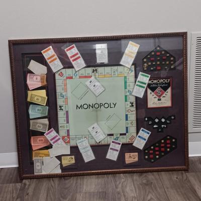 Unique Vintage Framed Monopoly game with pieces - 1935 - 1946 Parker Brothers