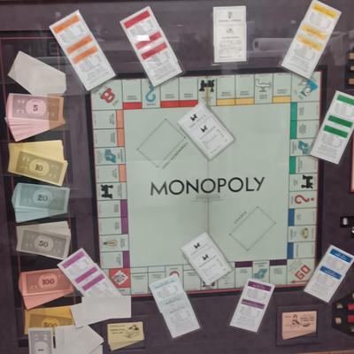 Unique Vintage Framed Monopoly game with pieces - 1935 - 1946 Parker Brothers