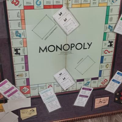 Unique Vintage Framed Monopoly game with pieces - 1935 - 1946 Parker Brothers