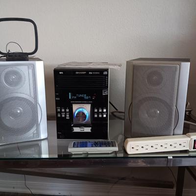 Nice Sharp Micro Component Stereo System Model XL-UH242 with remote control