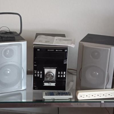 Nice Sharp Micro Component Stereo System Model XL-UH242 with remote control