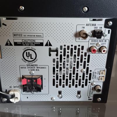 Nice Sharp Micro Component Stereo System Model XL-UH242 with remote control