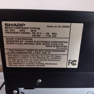 Nice Sharp Micro Component Stereo System Model XL-UH242 with remote control