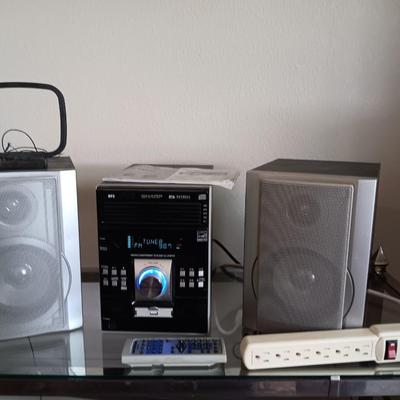 Nice Sharp Micro Component Stereo System Model XL-UH242 with remote control