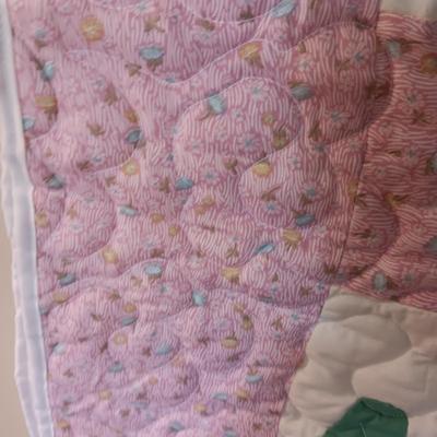 HANDMADE "SUNBONNET SUE" QUILT