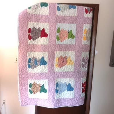 HANDMADE "SUNBONNET SUE" QUILT