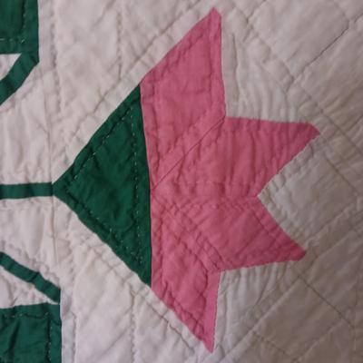 HAND STITCHED "CAROLINA LILY" QUILT