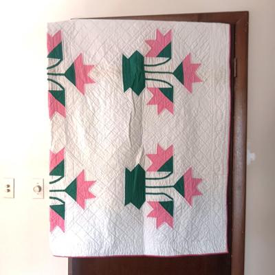 HAND STITCHED "CAROLINA LILY" QUILT