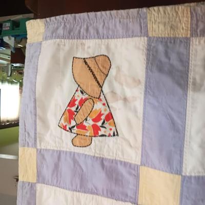 HANDMADE "SUNBONNET SUE" QUILT