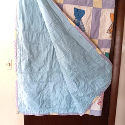 HANDMADE "SUNBONNET SUE" QUILT