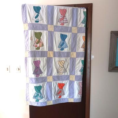 HANDMADE "SUNBONNET SUE" QUILT