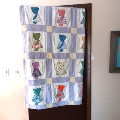 HANDMADE "SUNBONNET SUE" QUILT