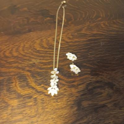 CRYSTAL NECKLACE AND EARRINGS