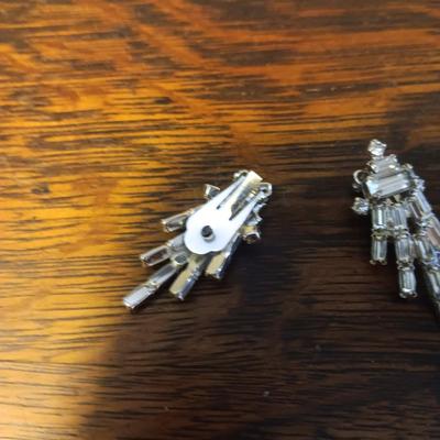 RHINESTONE BROOCH AND CLIP ON EARRINGS