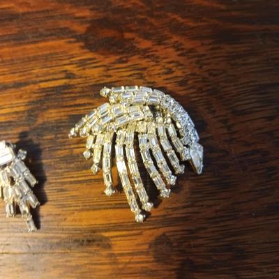 RHINESTONE BROOCH AND CLIP ON EARRINGS