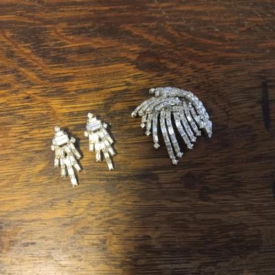 RHINESTONE BROOCH AND CLIP ON EARRINGS